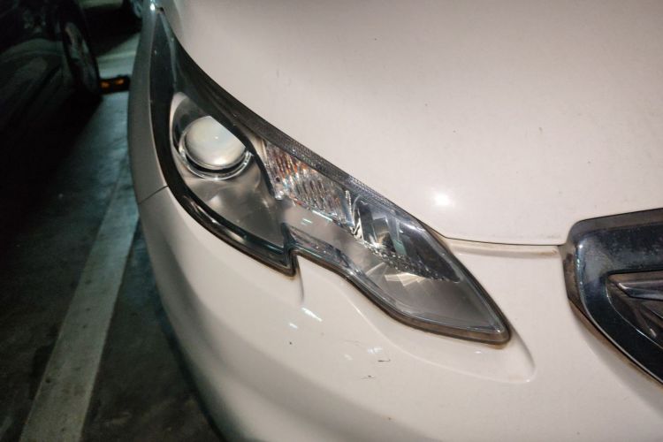 标致2008 2014款 1.6L 自动时尚版车身外观6006