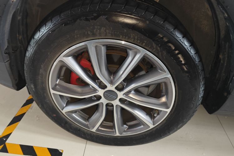 吉利汽车 博越 2021款 1.8TD DCT两驱亚运版车身外观6007