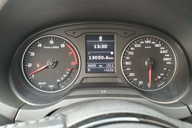 奥迪A3 2018款 30周年年型 Limousine 35 TFSI 进取型中控内饰14