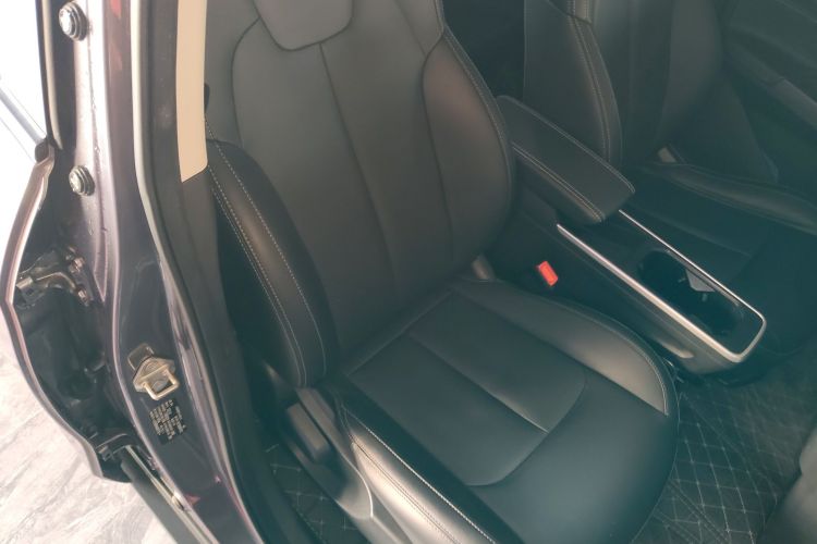 哪吒汽车 哪吒V 2022款 潮 300 Lite 磷酸铁锂局部细节41