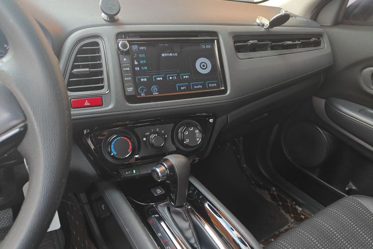 本田 缤智 2015款 1.8L CVT两驱精英型中控内饰16