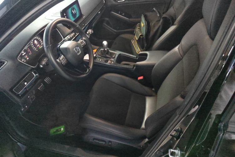 本田 思域 2023款 HATCHBACK 240TURBO 手动极劲版局部细节19