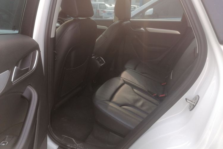 奥迪Q3 2015款 35 TFSI quattro 技术型中控内饰21