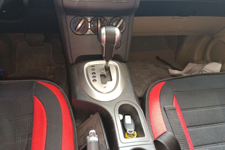 日产 逍客 2012款 2.0XL 火 CVT 2WD中控内饰18