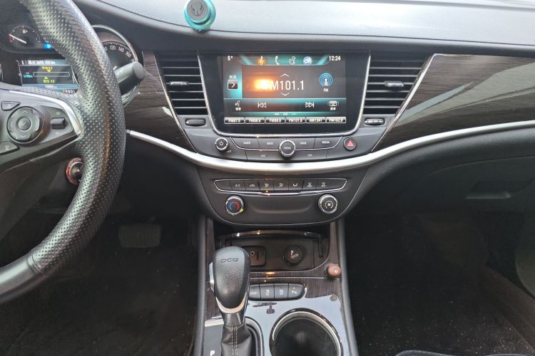 别克 威朗 2018款 三厢 20T 双离合领先型中控内饰16