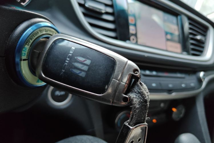 别克 英朗 2021款 改款 1.3T 自动轻混动精英型中控内饰11