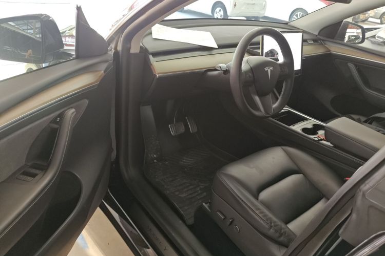 特斯拉 Model Y 2021款 标准续航后驱版中控内饰20