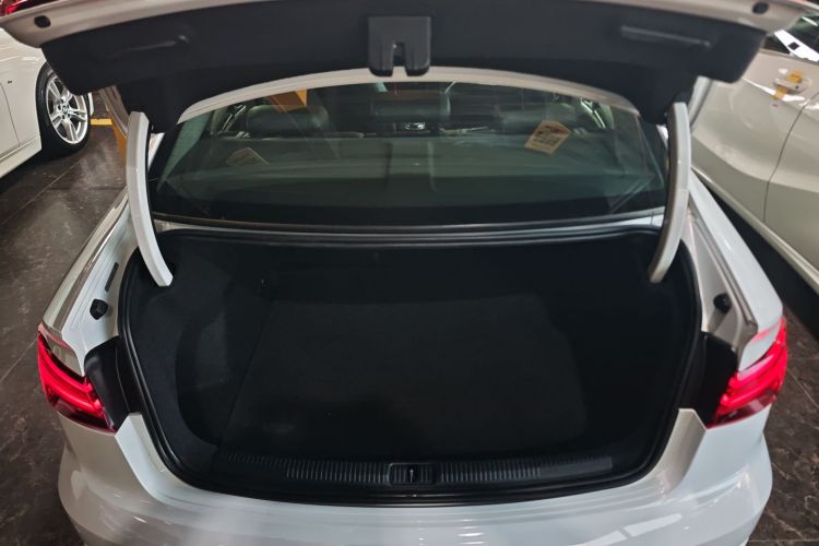 奥迪A3 2020款 Limousine 35 TFSI 时尚型 国VI机舱底盘23