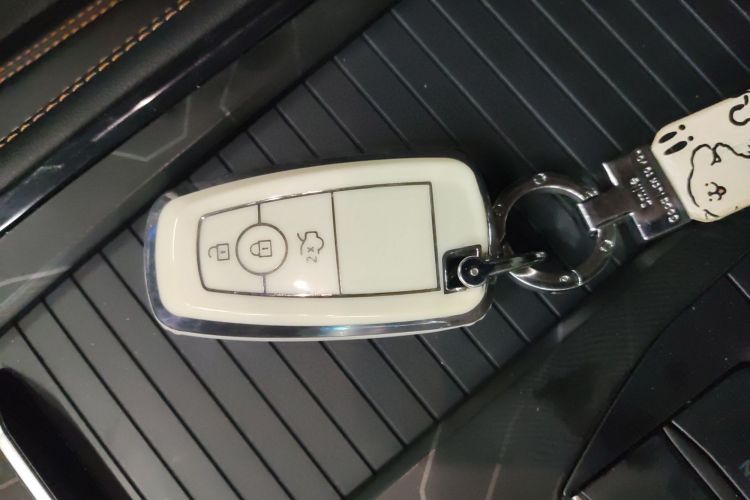 福特 探险者 2023款 EcoBoost 285 昆仑巅峰版 7座中控内饰11