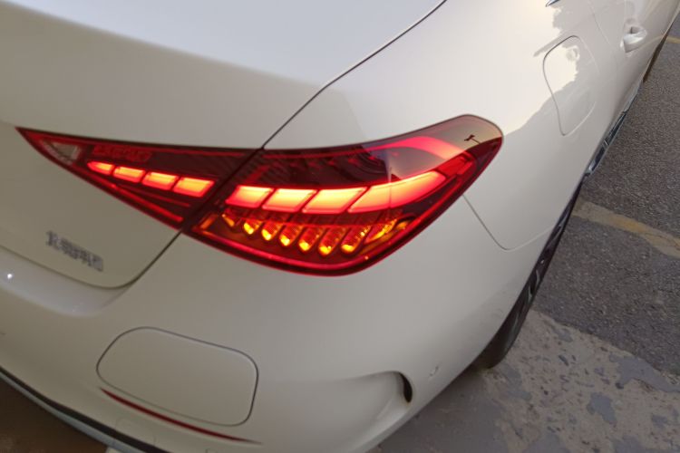 奔驰C级新能源 2024款 改款三 C 350 eL车身外观9