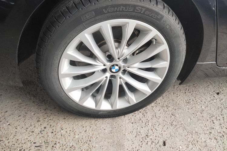 宝马5系 2022款 改款 525Li 豪华套装车身外观6008