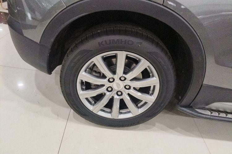 凯迪拉克XT4 2018款 28T 两驱领先型车身外观6008