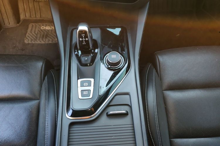 领克03 2022款 2.0TD DCT劲Pro中控内饰18