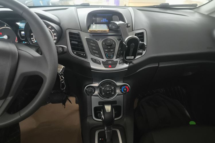 福特 嘉年华 2013款 两厢 1.5L 自动时尚型局部细节16