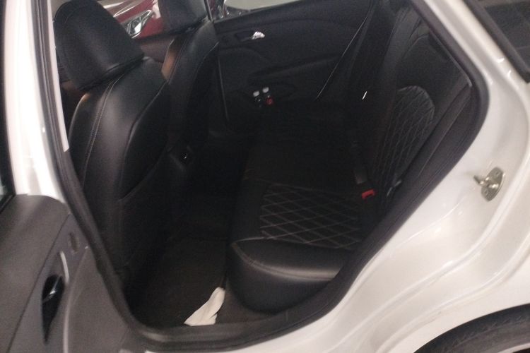 雪佛兰 科鲁泽 2023款 1.5L 双离合乐享版中控内饰7004