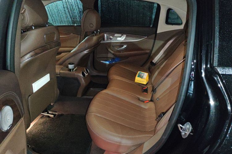 奔驰E级 2020款 E 300 L 豪华型中控内饰21