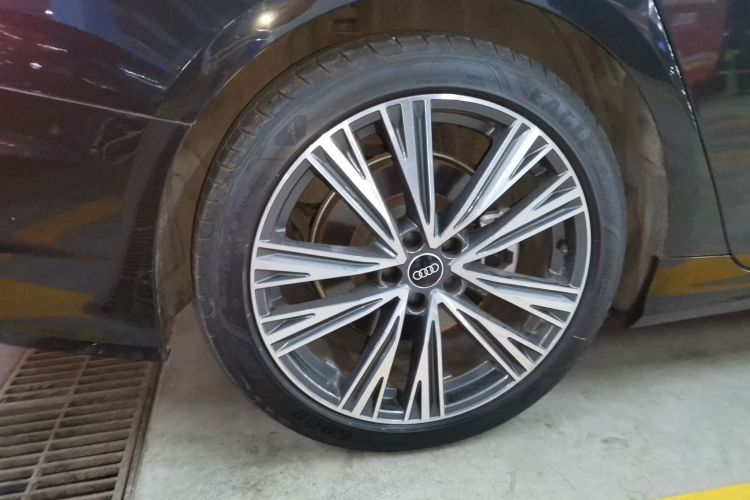 奥迪A6L 2024款 45 TFSI 臻选动感型车身外观6008