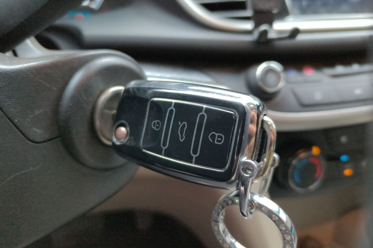 别克 英朗 2021款 典范 1.5L 自动精英型中控内饰11