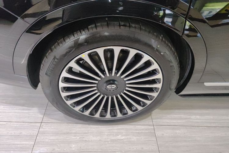 鸿蒙智行 问界M9 2024款 增程 Max版 42kWh 5座版车身外观56