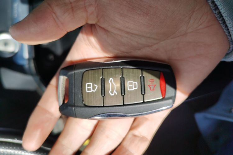 哈弗H6 2017款 红标 2.0T 自动两驱智尚型中控内饰11