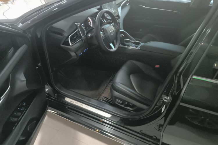 丰田 凯美瑞 2023款 2.0G 豪华版中控内饰7003