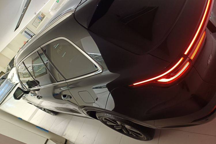 理想汽车 理想ONE 2020款 增程6座版车身外观4