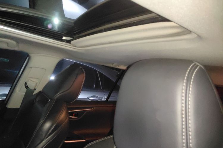 丰田 威兰达 2021款 2.0L CVT两驱豪华版局部细节22