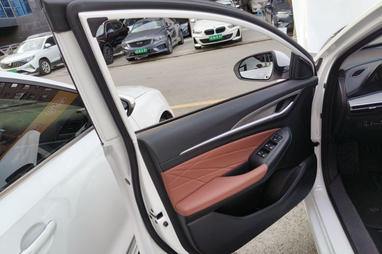 长安 逸动 2024款 PLUS 蓝鲸NE 1.4T GDI DCT高能版中控内饰47