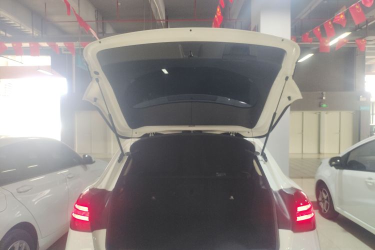 奔驰GLA 2018款 GLA 200 时尚型局部细节23