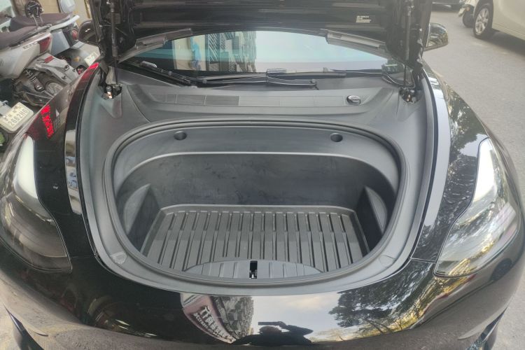 特斯拉 Model 3 2021款 改款二 Performance高性能全轮驱动版机舱底盘24