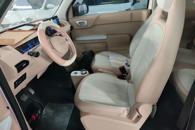 吉利银河 2023款 熊猫mini 200km 耐力熊中控内饰19