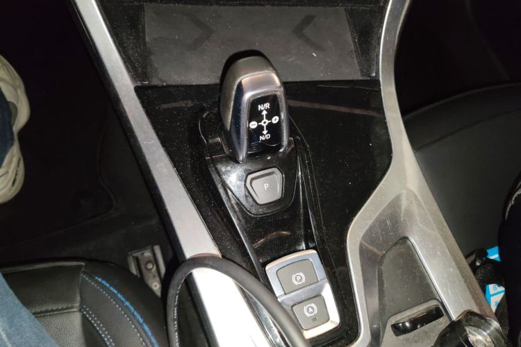 领克01 2017款 2.0T 两驱耀Pro版局部细节18