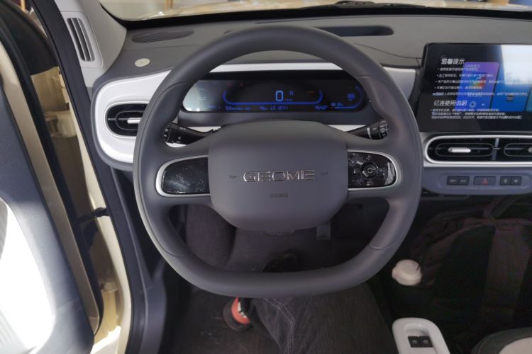 吉利银河 熊猫 2025款 210km 元气熊中控内饰13