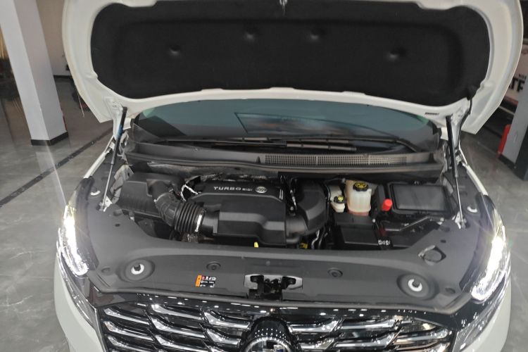 别克GL8 2023款 ES陆尊 尊享型机舱底盘24