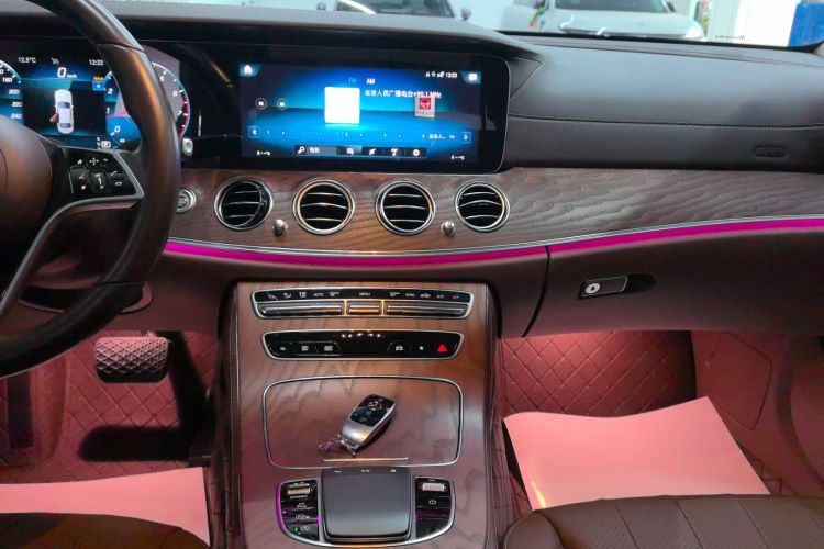 奔驰E级 2023款 改款 E 300 L 时尚型中控内饰16