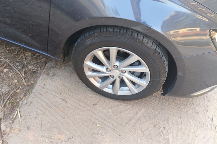 别克 威朗 2018款 三厢 15S 自动领先型车身外观10