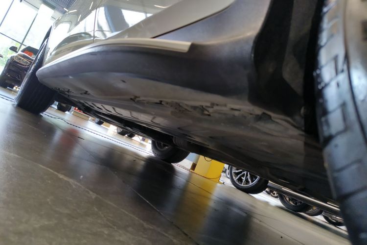 奔驰GLC 2020款 改款 GLC 260 L 4MATIC 动感型局部细节9002