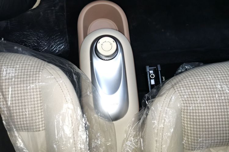 五菱汽车 宏光MINIEV 2025款 四门版 进阶款中控内饰18