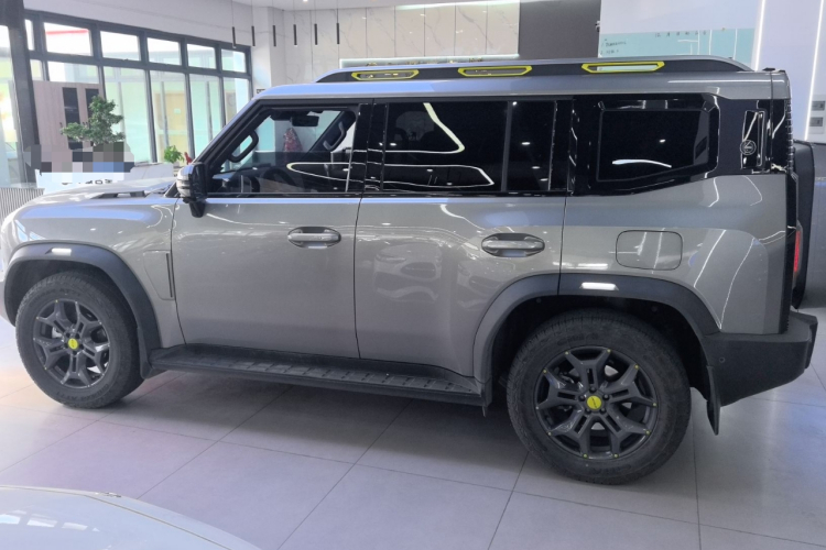 捷途旅行者 2023款 2.0T 四驱穿越PRO+车身外观4