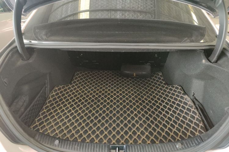 奔驰C级 2020款 改款 C 260 L 运动版局部细节23