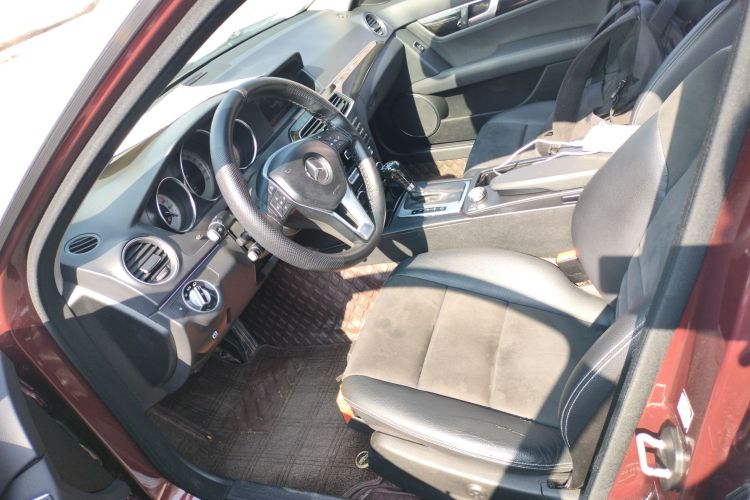 奔驰C级 2013款 C 260 时尚型 Grand Edition局部细节19