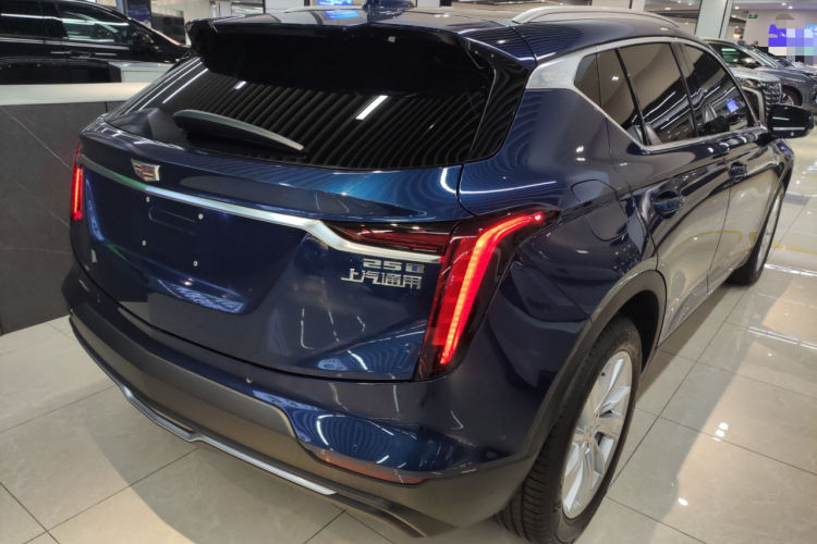 凯迪拉克GT4 2023款 25T 风尚型车身外观7