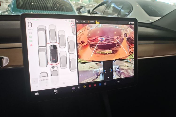 特斯拉 Model Y 2022款 后轮驱动版中控内饰16