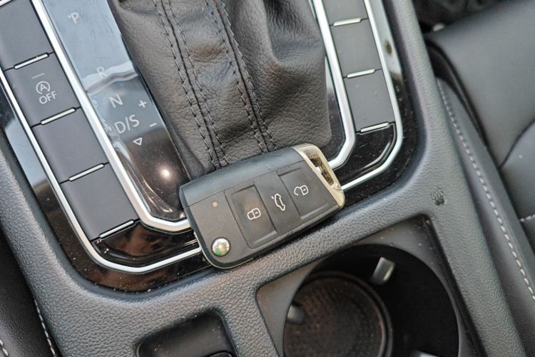 大众 迈腾 2025款 众享款 280TSI DSG舒适型中控内饰7001