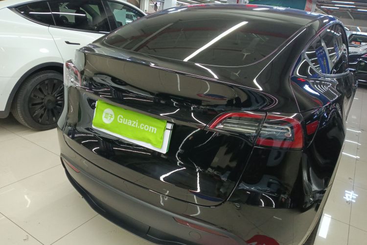特斯拉 Model Y 2021款 标准续航后驱版车身外观7