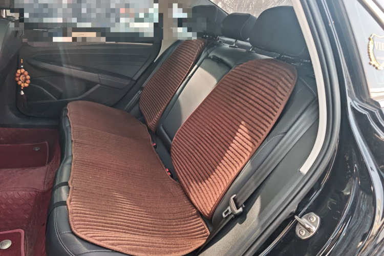 大众 帕萨特 2025款 出众款 380TSI 星空龙腾版中控内饰21