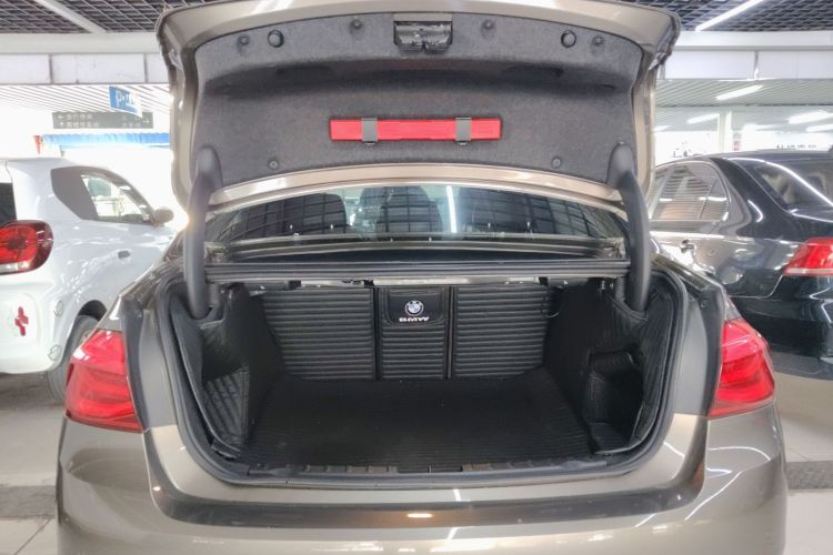 宝马3系 2018款 320Li 时尚型机舱底盘23