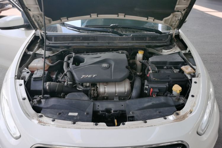 菲亚特 菲翔 2012款 1.4T 自动劲享版机舱底盘24