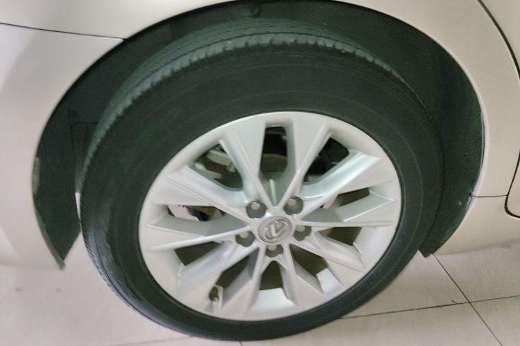 雷克萨斯ES 2013款 300h 精英版车身外观6003