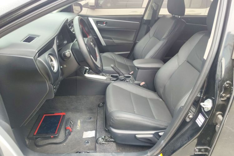 丰田 雷凌 2017款 改款 185T CVT精英版 国V中控内饰19